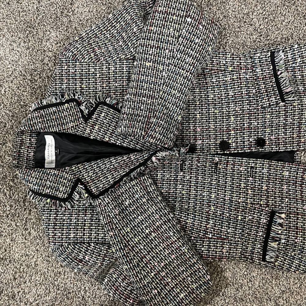 Chic Tweed Blazer with Black Accents